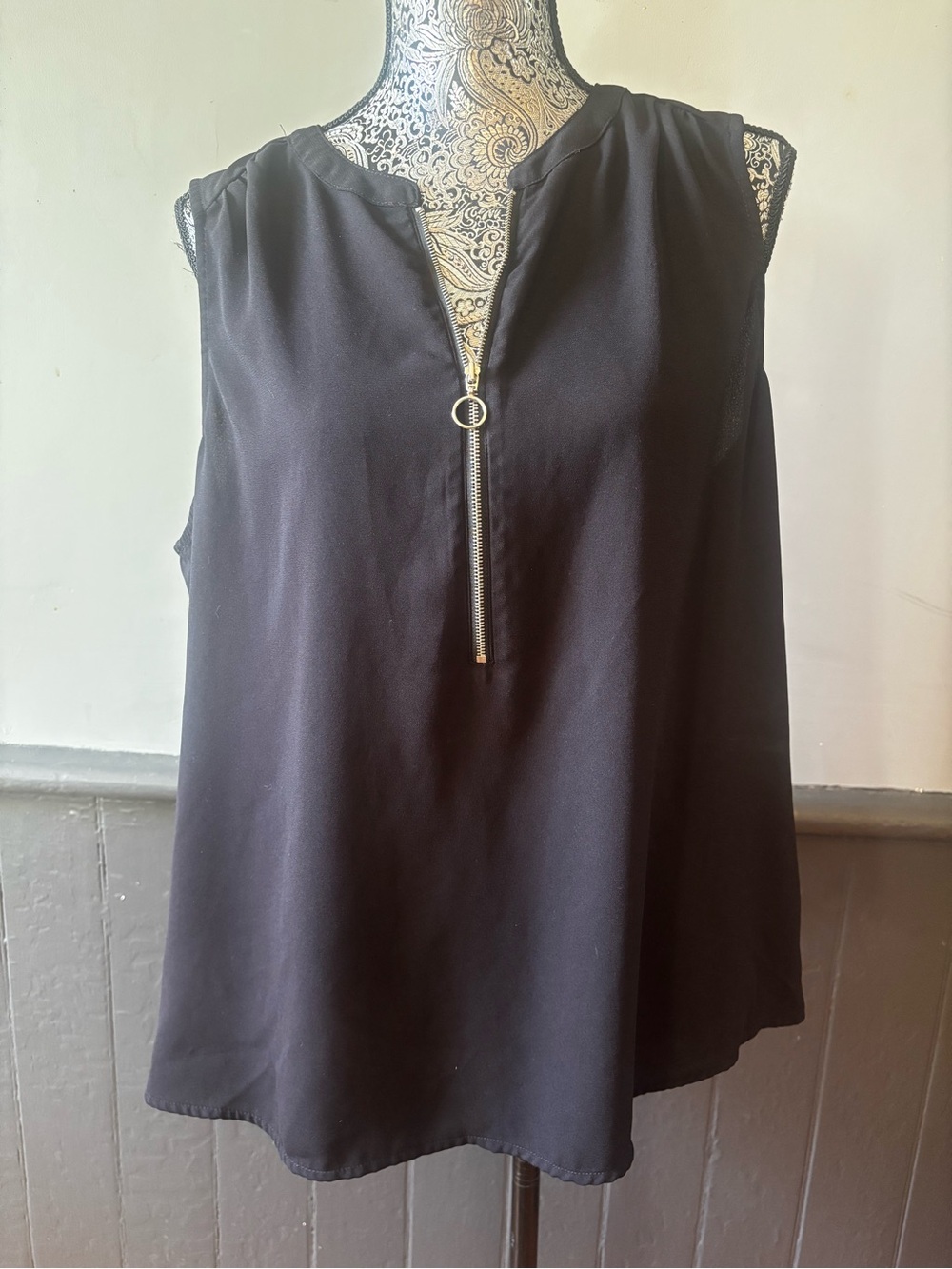Apt. 9 Black Sleeveless Semi-Sheer Zip-Front Tunic